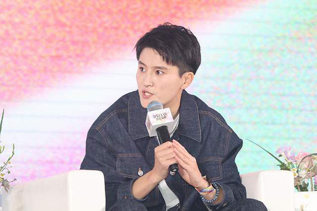 办公室女孩暴力